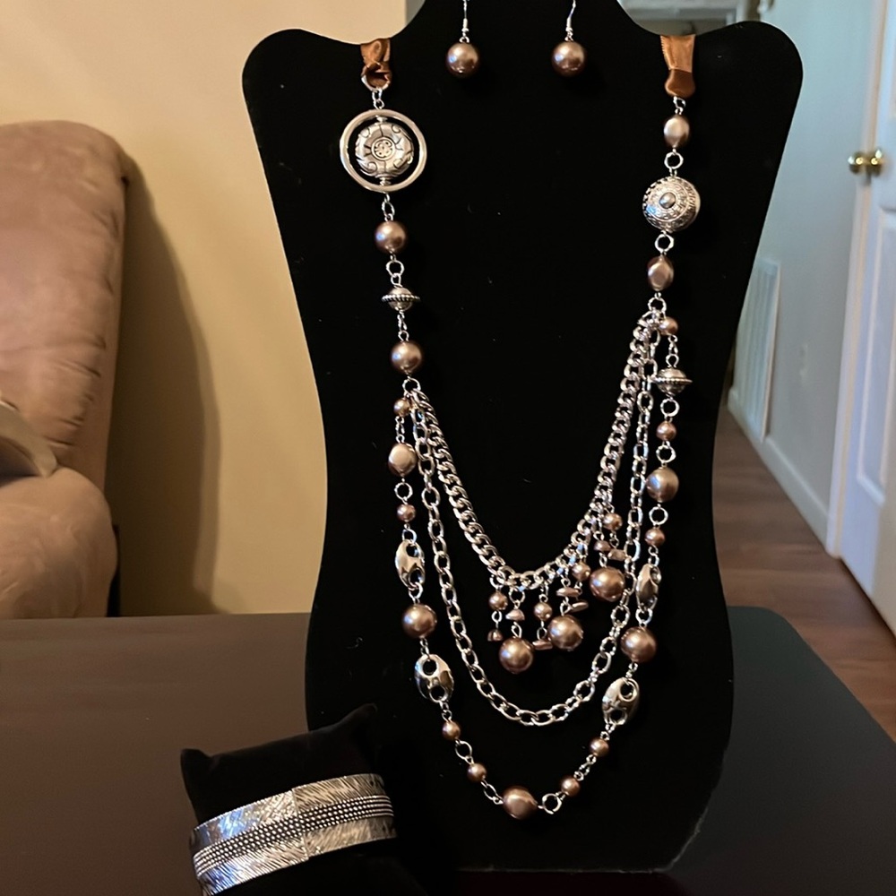 Long necklace
